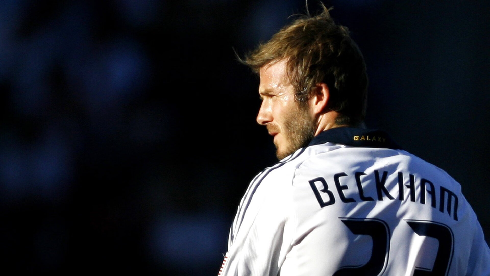 开云体育官网-列队致敬显风范，C罗用尊重诠释真正的体育精神，列队致敬显风范，C罗用尊重诠释真正的体育精神